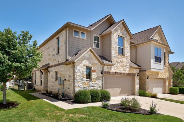 2105 Town Centre Dr #44, Round Rock