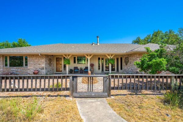 113 Indian Bluff Dr, Kerrville