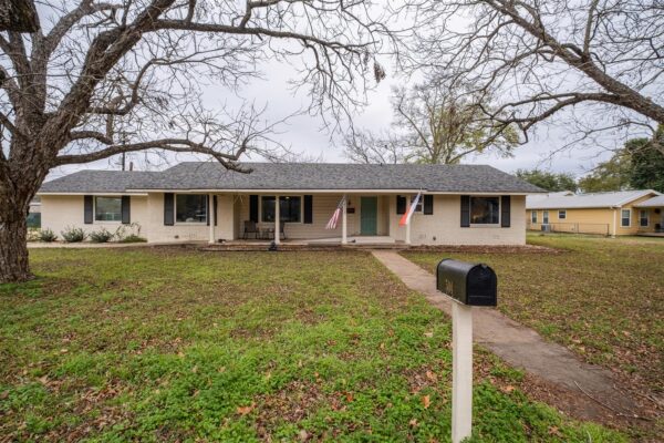 504 Marburger St, Smithville