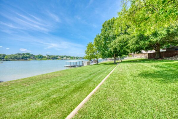 1704 Bluebonnet Ln, Kingsland