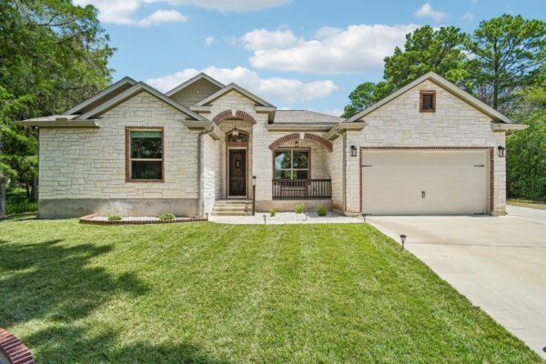 284 Moku Manu Dr, Bastrop