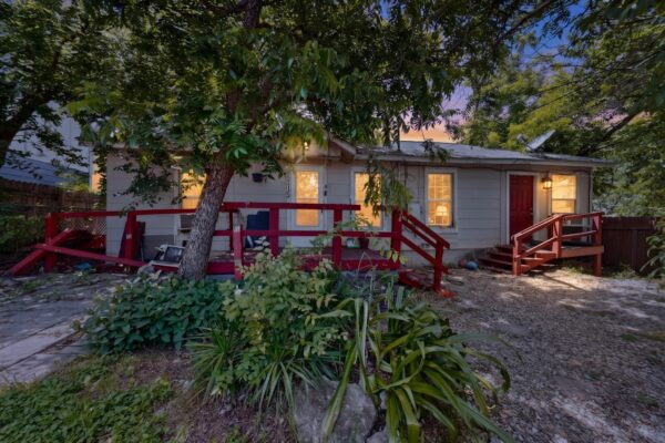 1302 1/2 WALNUT Ave E #2, Austin