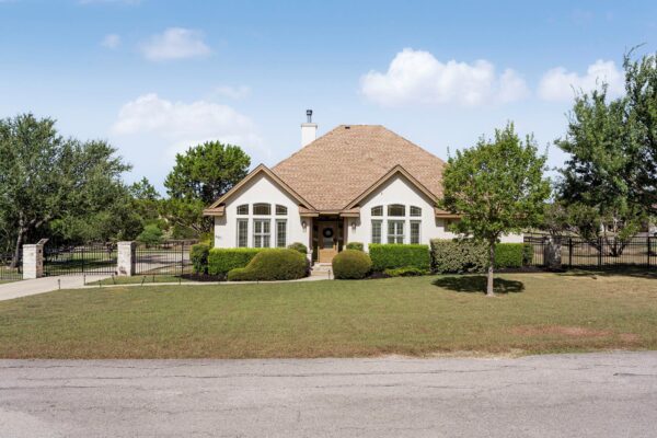 691 Broken Lance Dr, Dripping Springs
