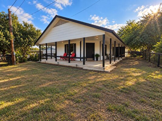 126 Travis Ln, Spicewood
