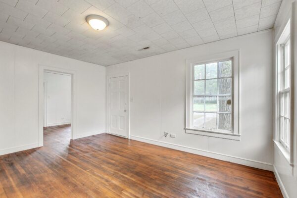 1403 Burns Blvd, Taylor