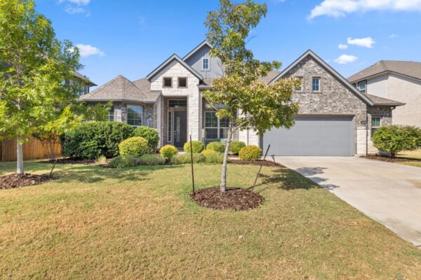 2332 Airport Dr, Leander