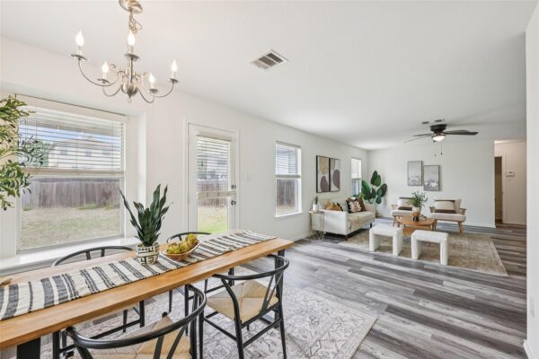 326 Covent Dr, Kyle