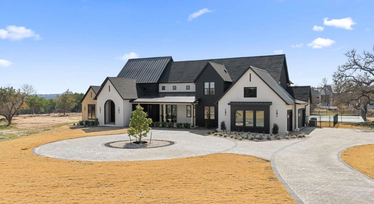 250 Hawthorne Ln, Spicewood, TX 78669