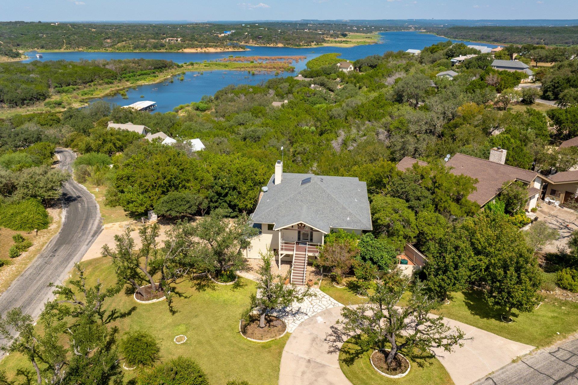 313 Kendall Rd, Spicewood, TX 78669