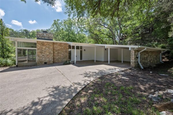 7 Hull Circle Dr, Austin