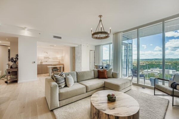 313 W 17th St #1404, Austin