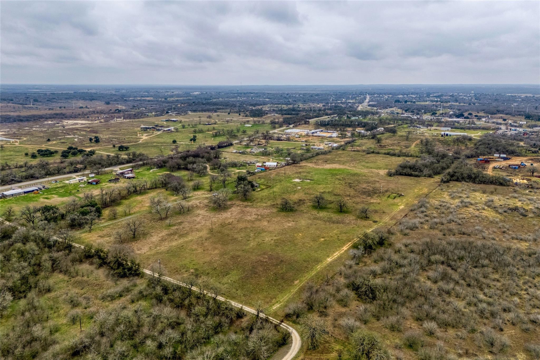 103 Robin Ln, Luling, TX 78648