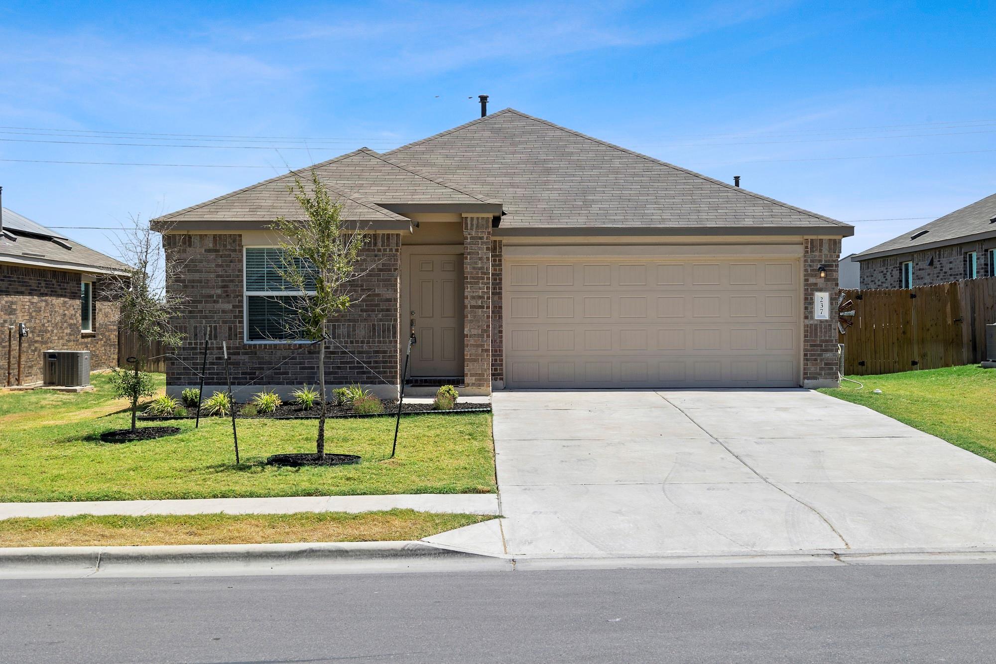 237 Escondido Cir, San Marcos, TX 78666
