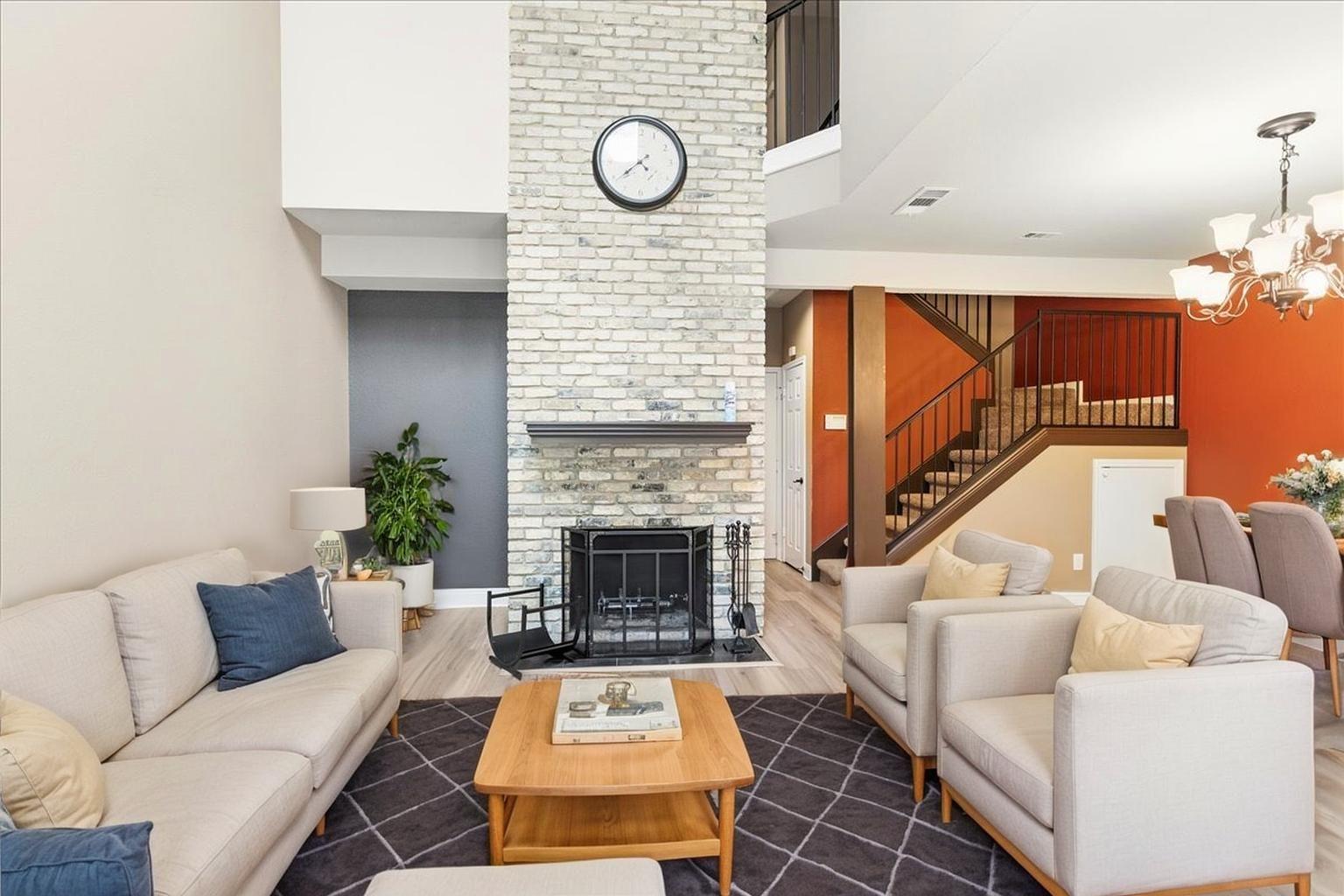 10819 Crown Colony Dr #40, Austin, TX 78747