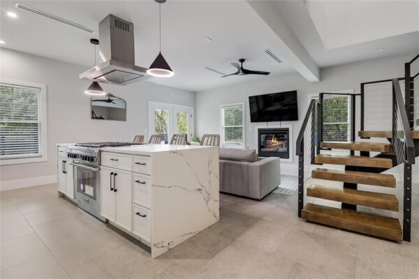 1109 W Annie St, Austin