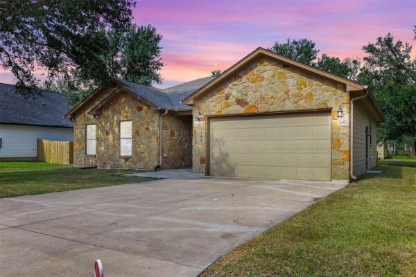 108 Pohakuloa Dr, Bastrop