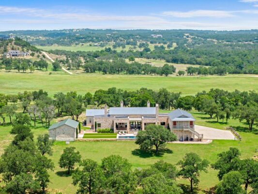 371 Achtzehn Rd, Fredericksburg