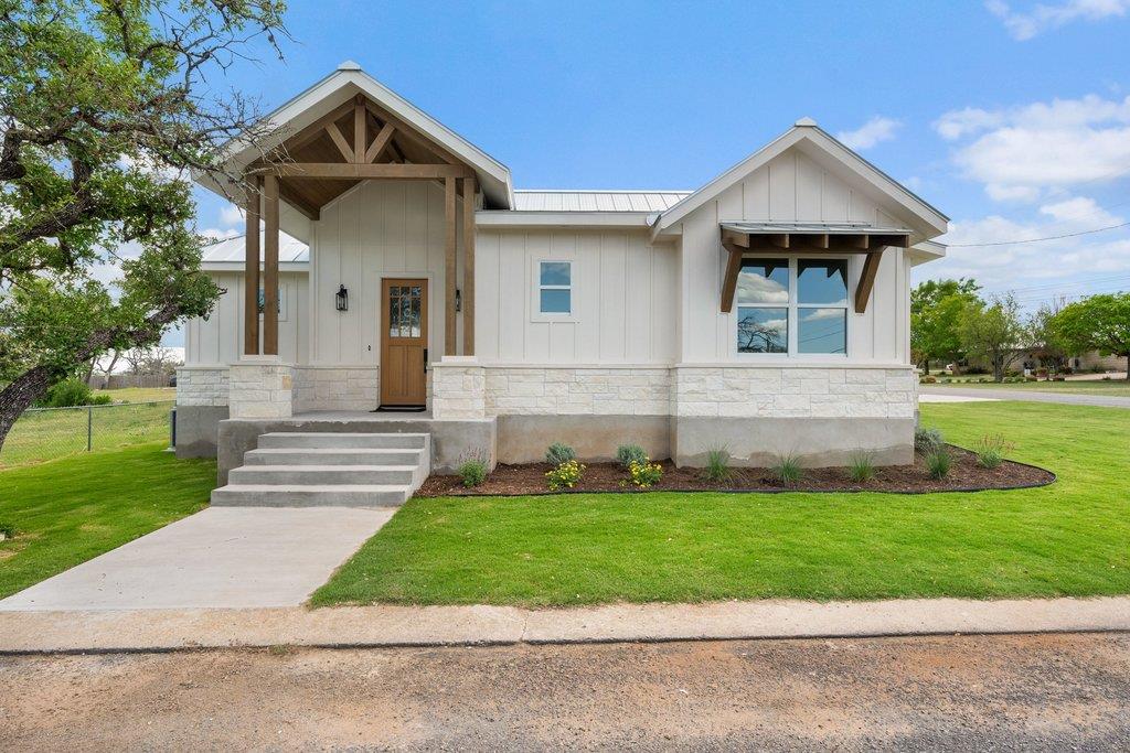 501 Ranchview Dr, Johnson City