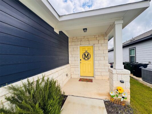 208 Kellys Heroes Way, Jarrell