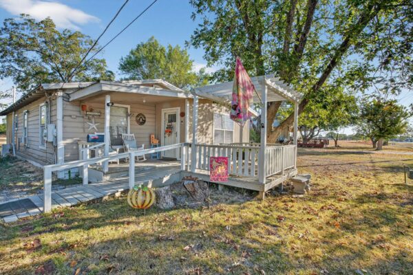 1309 Blackjack St, Lockhart