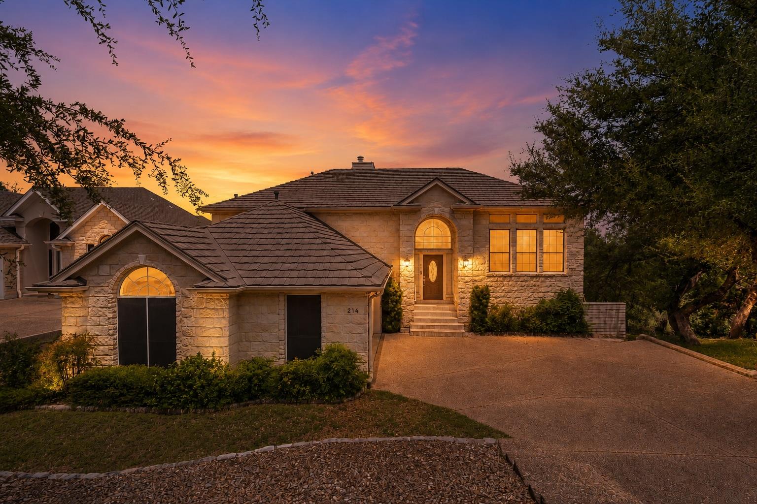 214 Golf Crest Ln, Lakeway, TX 78734