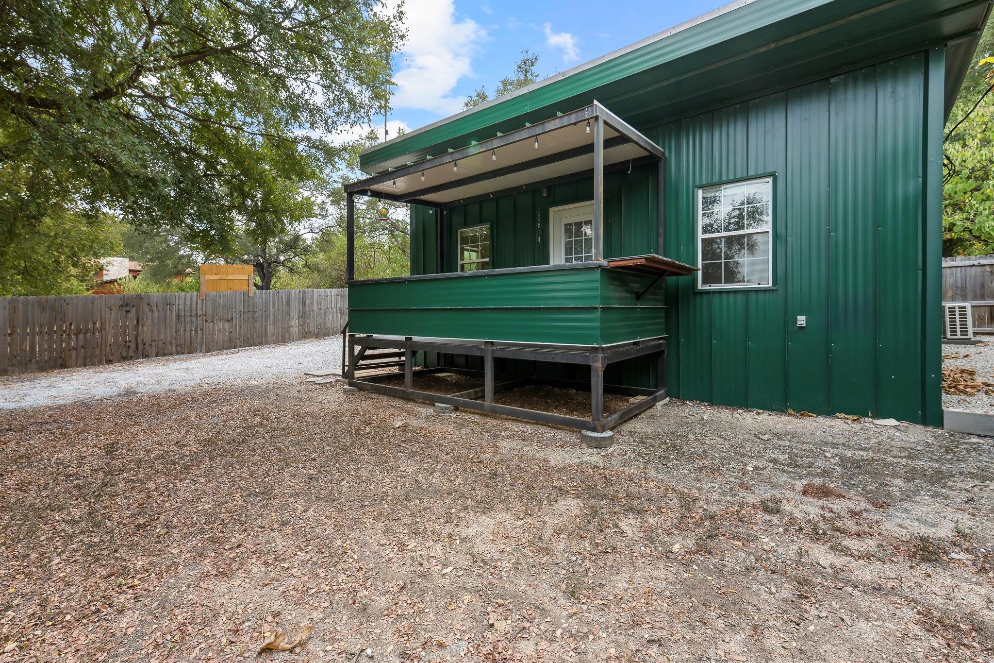 10614 Sunny Ln, Jonestown, TX 78645