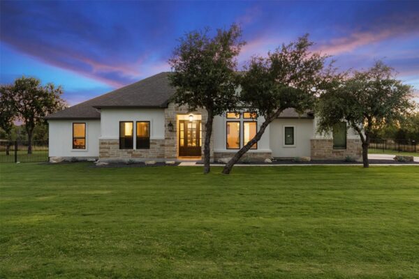 412 Oakpark Dr, Spicewood