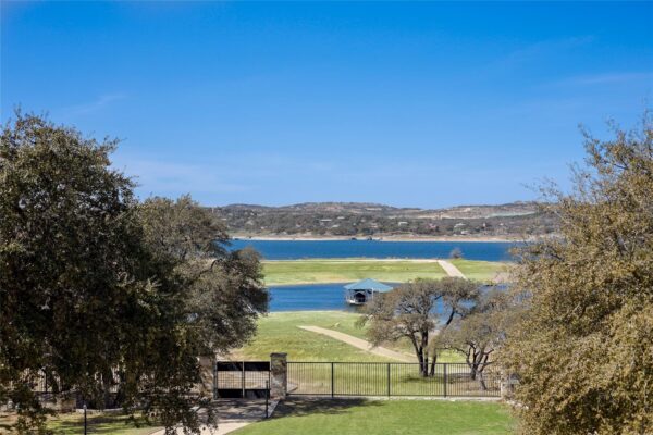 610 Deckhouse Dr, Point Venture