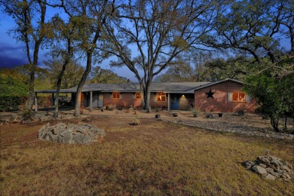6201 Oakclaire Dr, Austin
