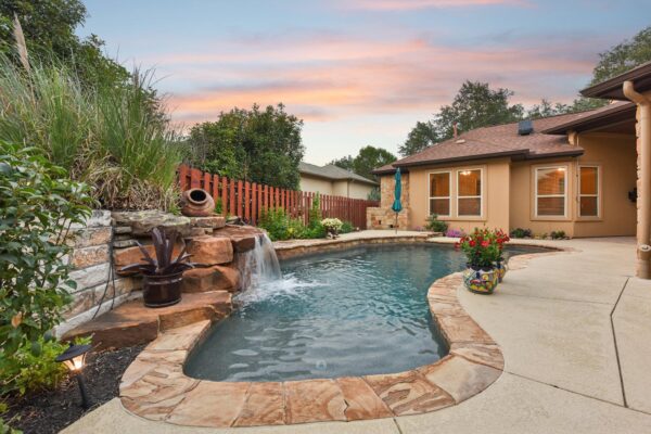 101 Indian Bend Dr, Austin