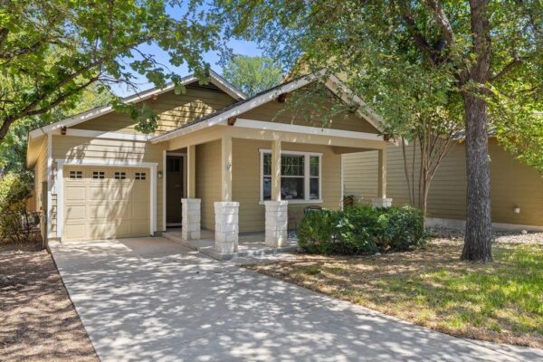 2420 Amur Dr, Austin