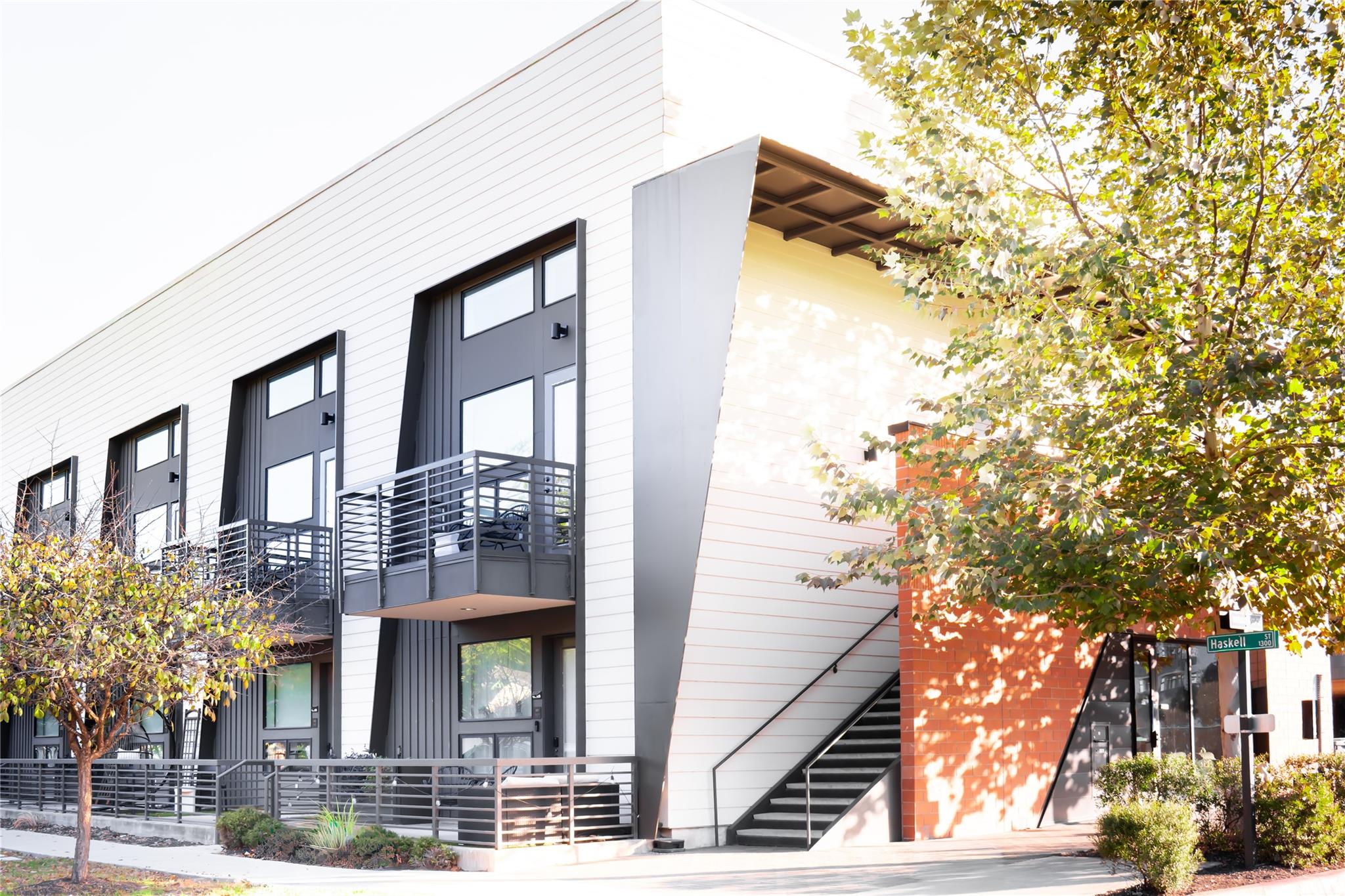 49 Navasota St #202, Austin, TX 78702