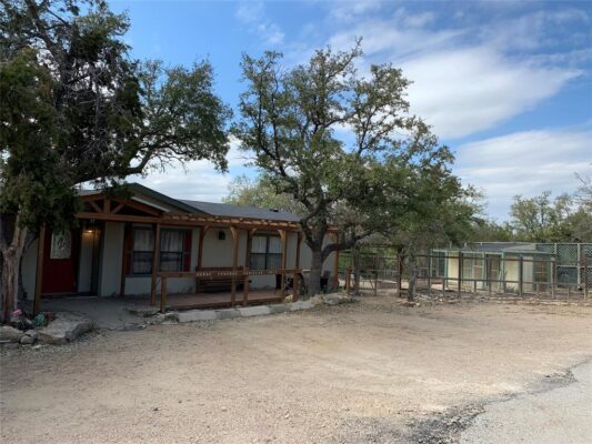 699 Hillview Cir, Dripping Springs