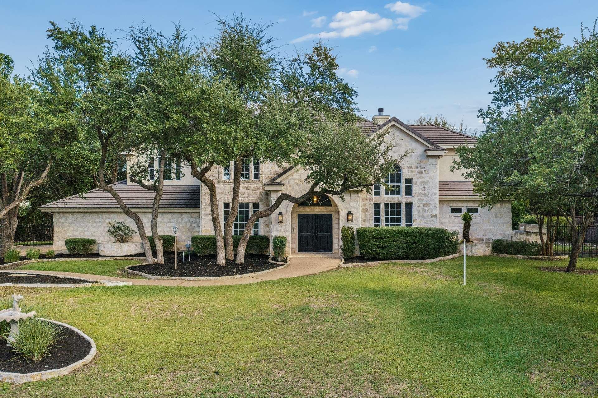 4 Mayleaf Cv, The Hills, TX 78738