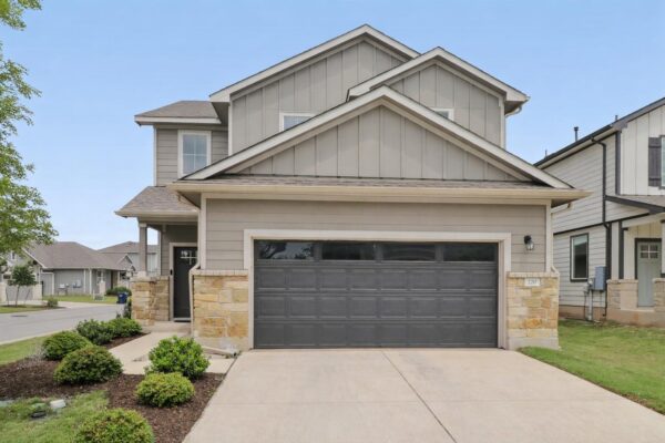 220 Merrick Rd, Georgetown