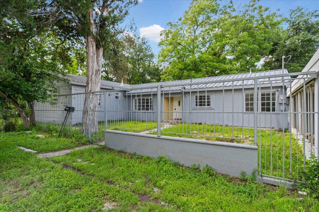 103 W Beaumont None, Thrall, TX 76578