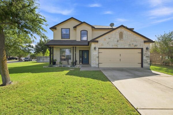 100 Wild Cat Dr, Bastrop