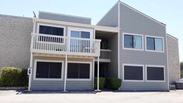 5801 Thunderbird St #B-20, Lago Vista
