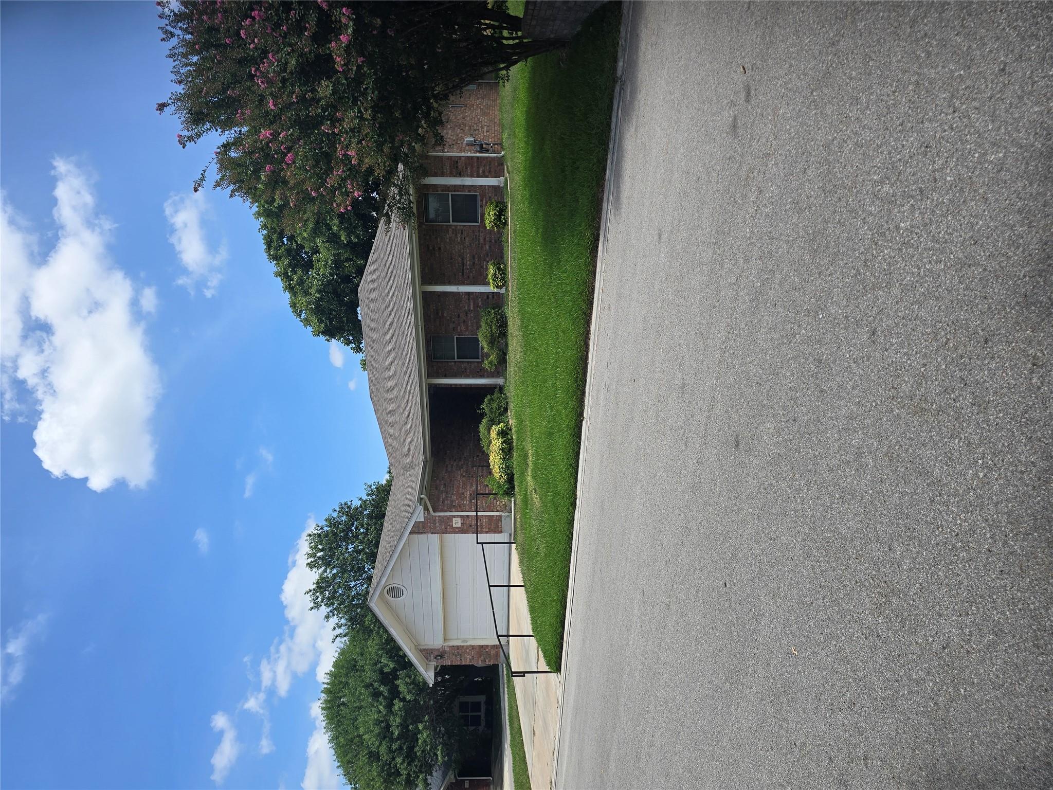 711 Beachwood Rd, Burnet, TX 78611
