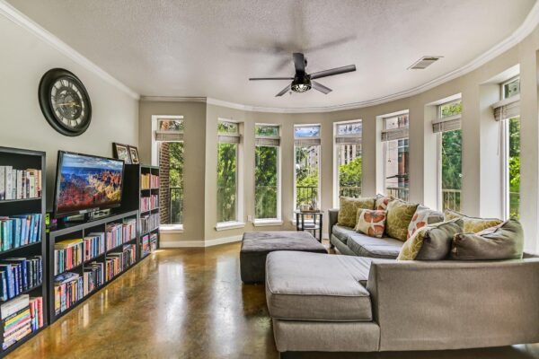 910 W 25th St #206, Austin