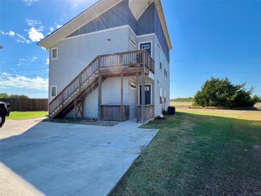805 Hallie Cv, Lockhart