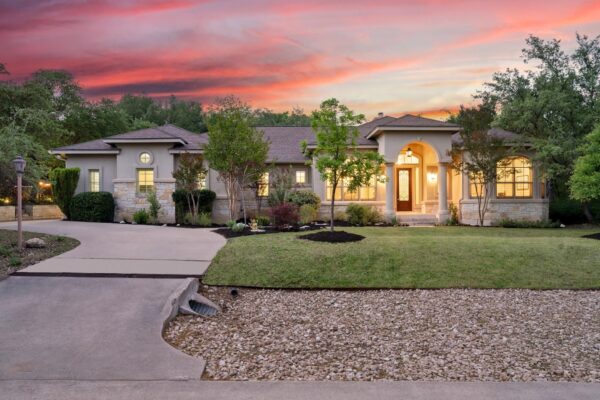 1012 Sailmaster St, Lakeway