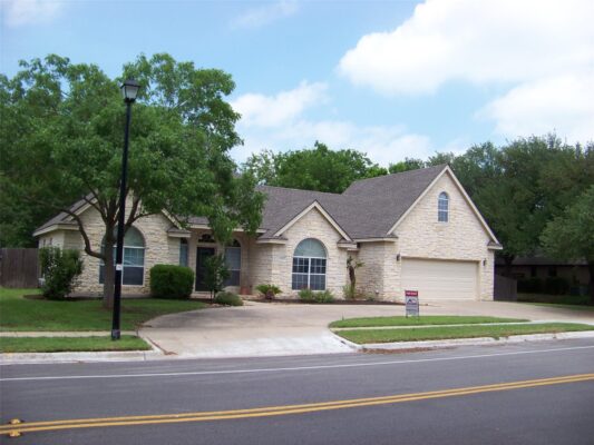 1400 T H Johnson Dr, Taylor