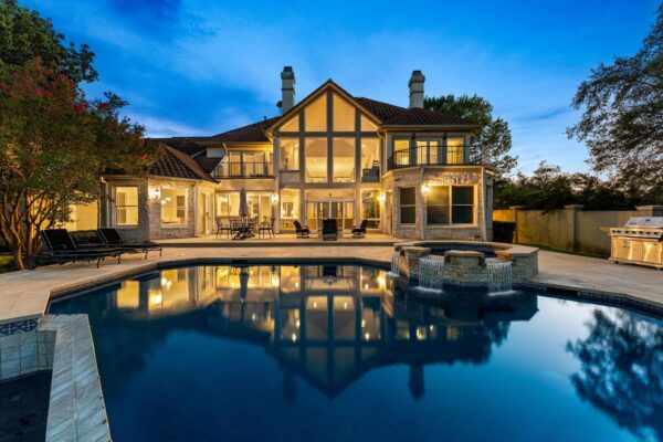 2819 Cliff Pt, Spicewood