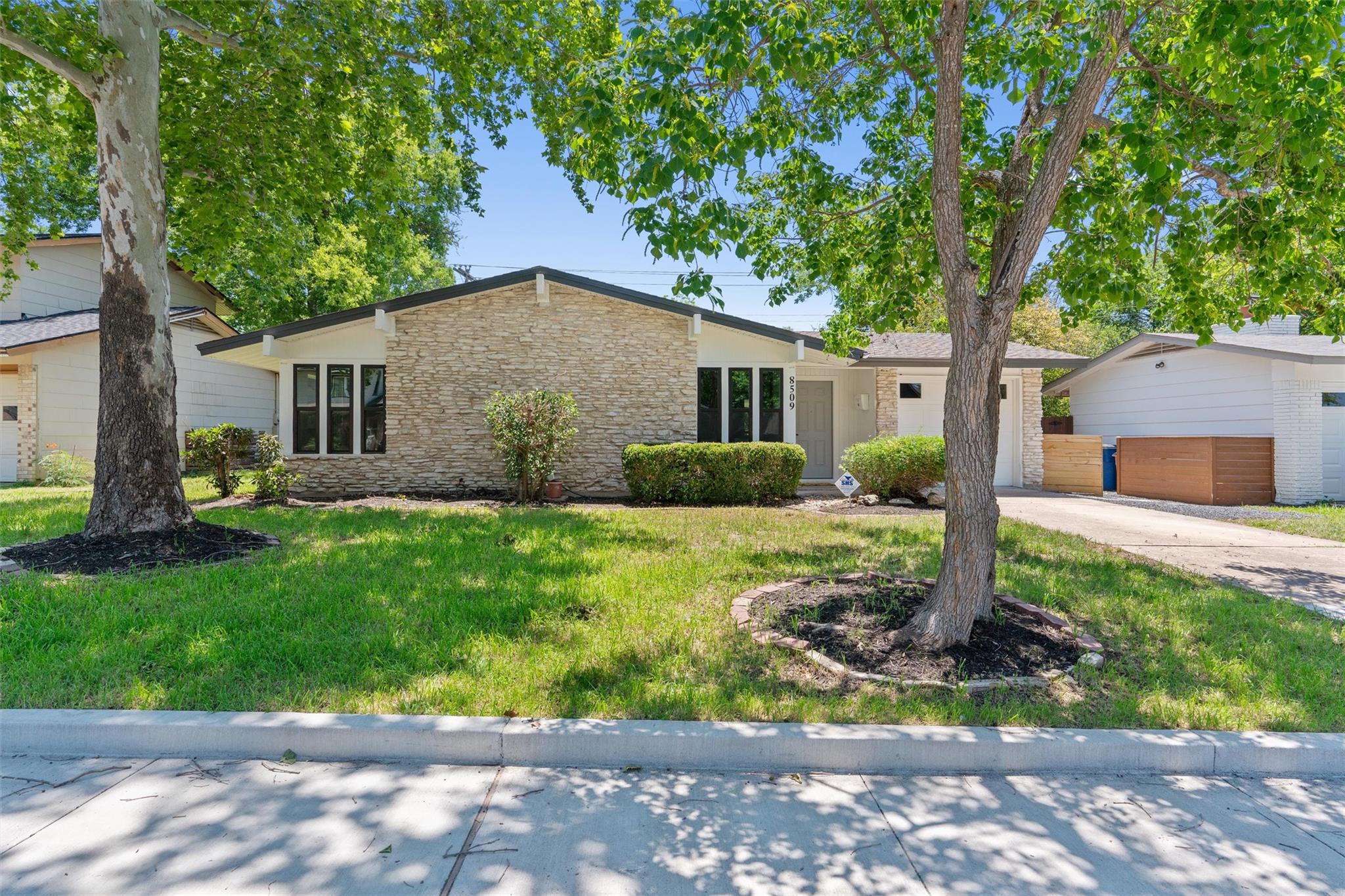 8509 Rockwood Ln, Austin, TX 78757