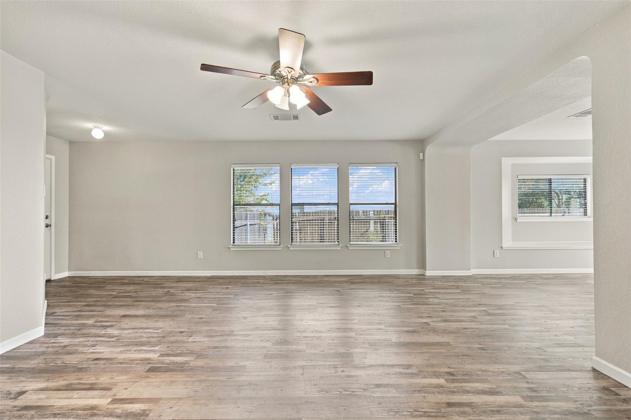 1804 Candlelight Dr, Leander, TX 78641