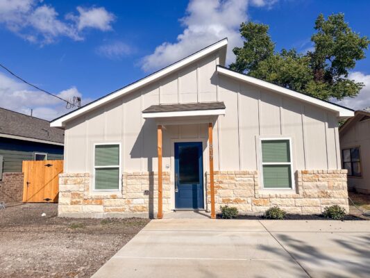 817 5th St, Lockhart