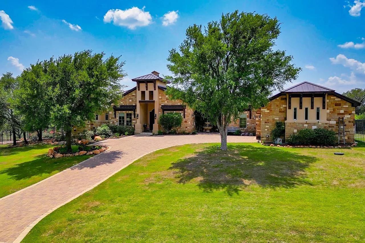 143 Westgate Loop, Horseshoe Bay, TX 78657