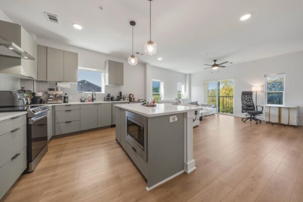 2500 Longview St #300, Austin