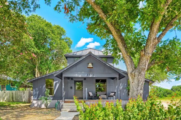 1321 W San Antonio St, San Marcos